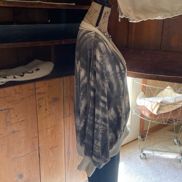 White birch v-neck multicolored long sleeved top - Picture 5 of 8